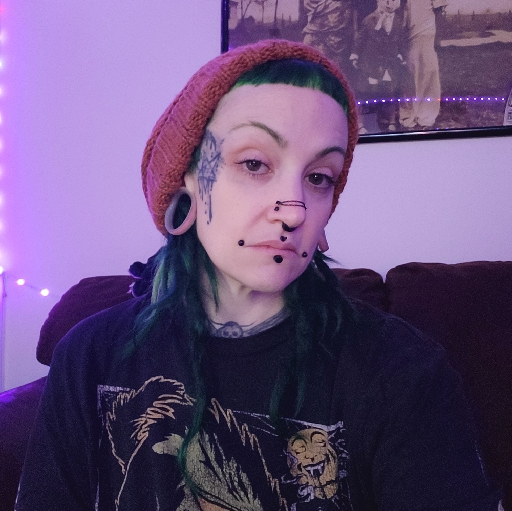 Meet your Posher, Leigh